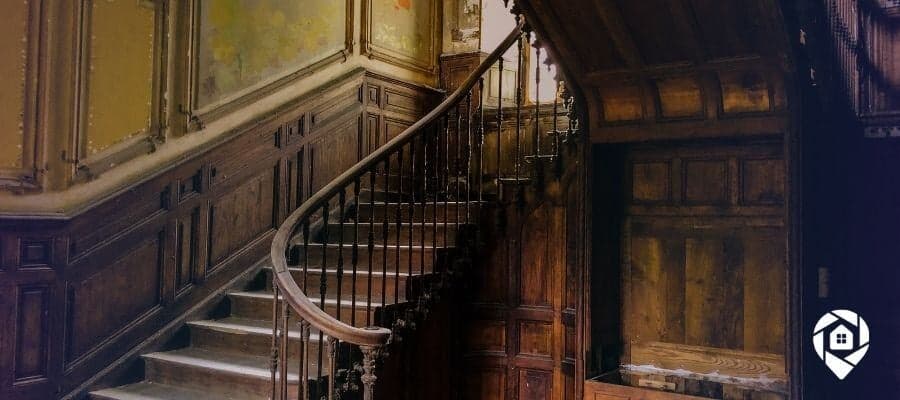 Distressed interior of an old property targeted by real estate investors for profitable renovation and off-market deals.