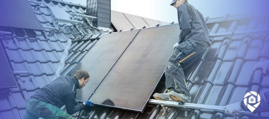 Technicians installing rooftop residential solar panels for PPAs and leases after 2025 incentive changes.